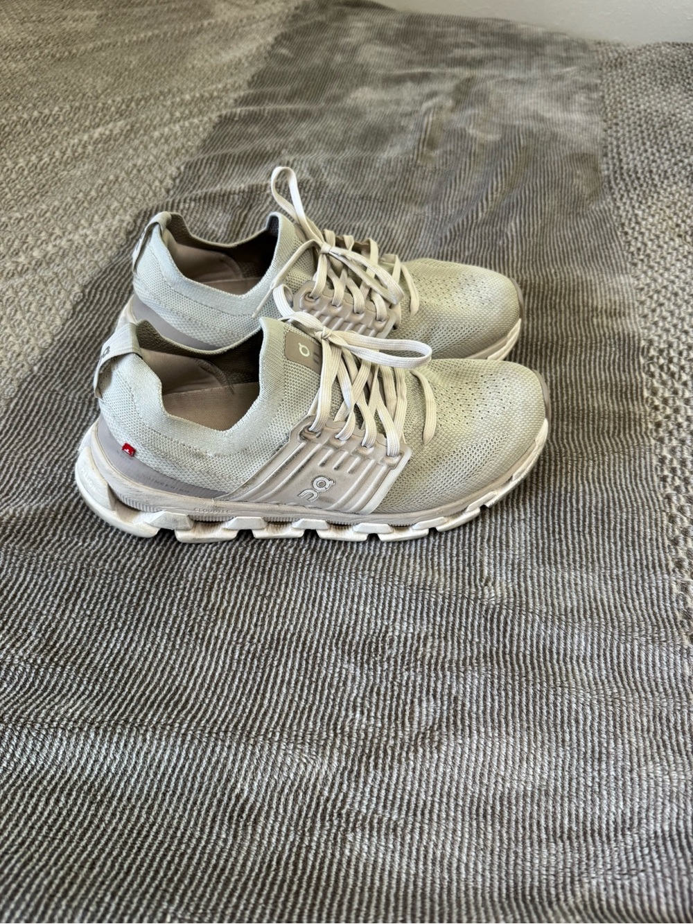 On Cloud Cloudswift Running Cloud Shoes